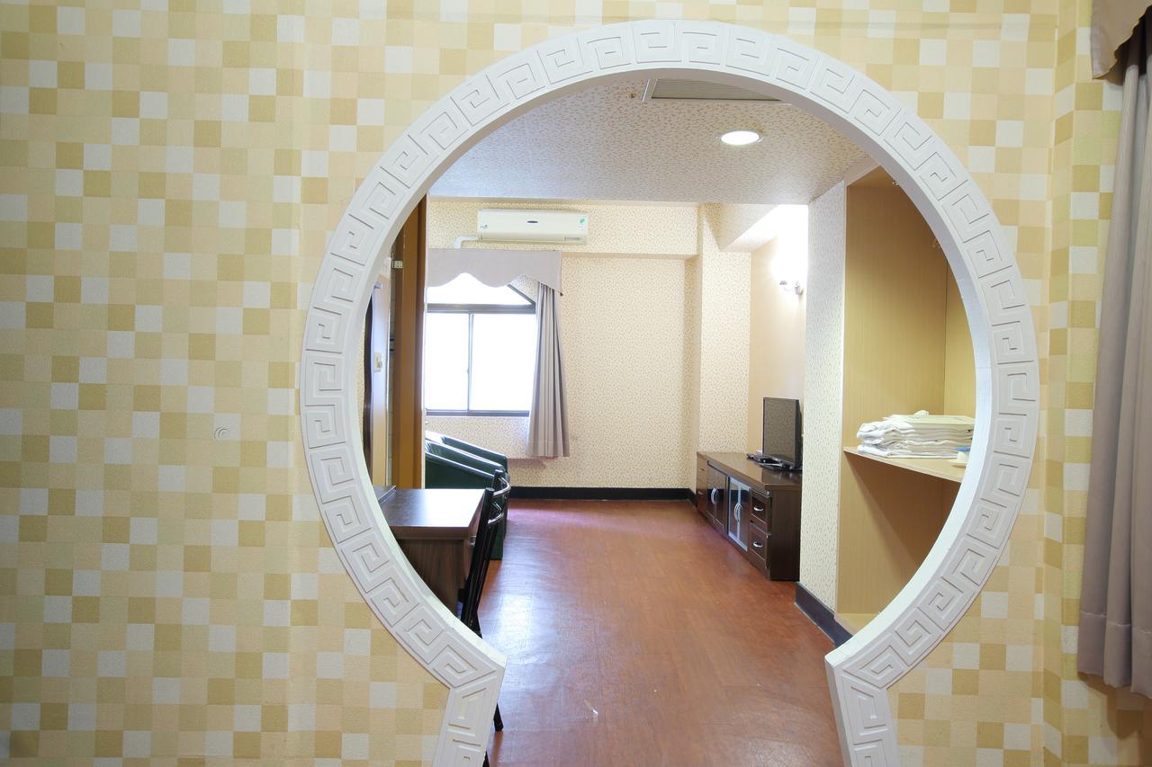 Chiayi Crown Hotel Zewnętrze zdjęcie